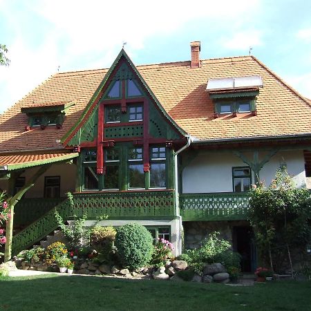 Firtos Vendégház Firtusu Exterior foto